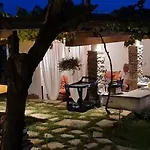 The White House Vila *